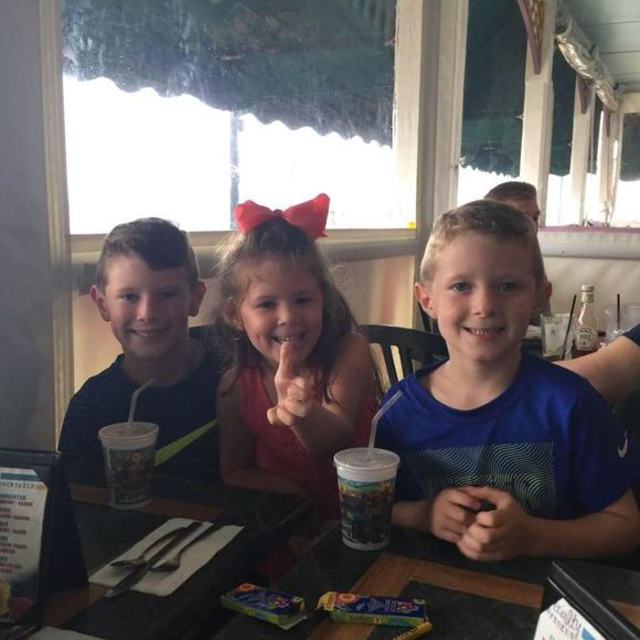 Meet your Posher, Chuck - Picture 1 of 1